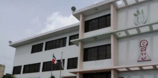 Un adolecente de 17 años fue encontrado muerto en las instalaciones de Consejo Nacional para la Niñez y Adolescencia (Conani), ubicado en la calle Restauración de esta ciudad. Las investigaciones preliminares dan indicios de que el menor de edad, fue muerto a golpes por sus mismos compañeros del centro especial.