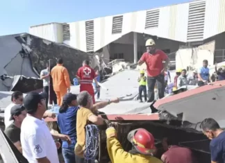 El trágico momento en el que se derrumbó el techo de la iglesia Santa Cruz en Tamaulipas La tarde del domingo 1 de octubre, alrededor de las 14:18 horas (centro de México) se registró un accidente en la iglesia Santa Cruz de la colonia Unidad Nacional de la Ciudad Madero, Tamaulipas.