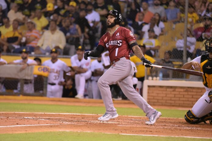Leury García disparó doble y dos sencillos con tres remolcadas en el triunfo de los Gigantes 7-5 ante las Águilas en el Estadio Cibao en la jornada inaugural de la Liga Dominicana 2023-24 por la Copa Banreservas dedicada a la comunicadora Onfalia Morillo.