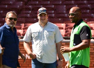 El comisionado de béisbol de la República Dominicana Junior Noboa quedó impresionado con las condiciones del Estadio Julián Javier en San Francisco de Macorís y dijo que sólo faltan las luces para completar el gran trabajo.