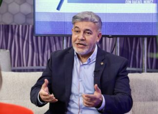 Experto en geopolítca entiende Gobierno debe aplicar la diplomacia proactiva con Haití El mayor general ®️ Miguel Ángel Cordero consideró que el Gobierno dominicano tiene que manejar una diplomacia proactiva en todo lo relativo a las relaciones con el vecino país de Haití, a propósito del reciente conflicto de la construcción de un canal para desviar el río masacre que derivó en el cierre de la frontera y la suspensión de visados a los haitianos.