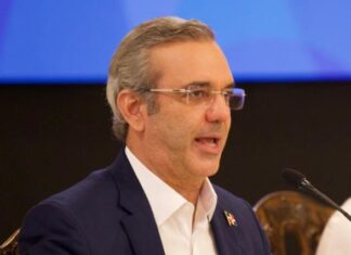Abinader dice que la mano de obra extranjera ‘tiene los días contados’ en el país El presidente Abinade, anunció, que su Gobierno impulsará un programa para disminuir la contratación de extranjeros, especialmente en la construcción, donde hay miles de haitianos.