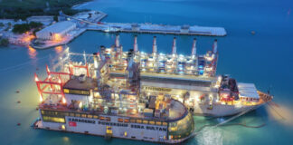 Después de una inspección en el área de la barcaza operada por la empresa Karpowership Dominicana en Los Negros, provincia de Azua, donde se produjo un incendio ayer, los técnicos del Ministerio de Medio Ambiente y Recursos Naturales determinaron que el incidente no causó daños al ecosistema.