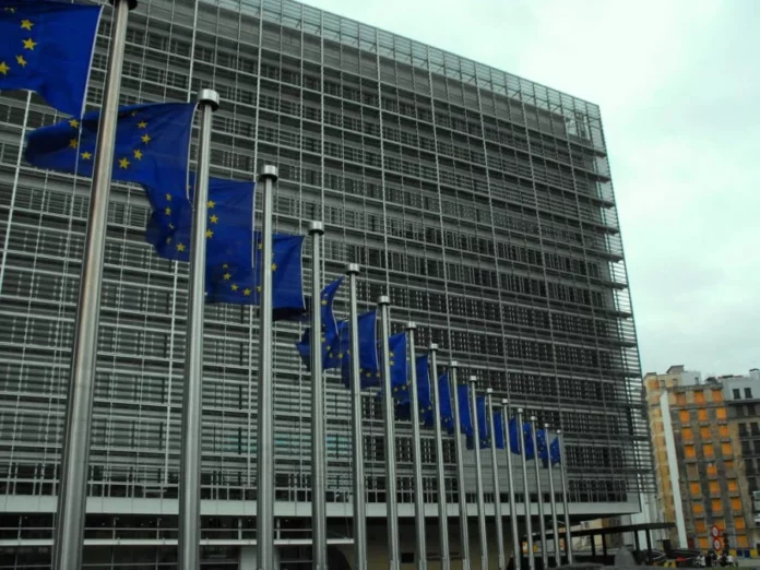 Líderes de la UE piden «pausas» en los bombardeos de Franja de Gaza Los líderes de la Unión Europea han instado este jueves a establecer «pausas» en los bombardeos israelíes para hacer llegar ayuda humanitaria a Gaza, según un comunicado publicado por Ecaterina Casinge, portavoz del presidente del Consejo Europeo, Charles Michel.