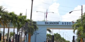 Hilario Pascual (Grillo), el sepulturero acusado de haber abandonado los cadáveres de seis neonatos frente al cementerio Cristo Salvador, de San Isidro, dijo que cuando el chofer de la funeraria llegó al lugar ya el camposanto estaba cerrado y él estaba «metido en tragos».