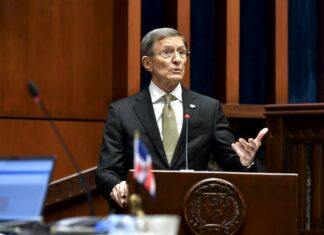 El ministro de Relaciones Exteriores, Roberto Álvarez, presentó al Consejo Permanente de la Organización de los Estados Americanos (OEA) los riesgos que corren las zonas fronterizas de ambos lados de la isla que comparten República Dominicana y Haití, con la construcción del canal ilegal haitiano en el río Dajabón-Masacre.