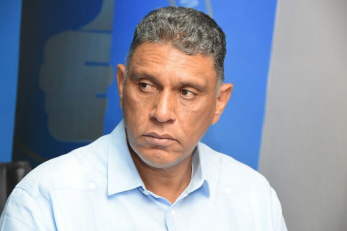 El Ministerio de Interior y Policía denunció que personas ligadas a los partidos de la Liberación Dominicana (PLD) y Fuerza del Pueblo (FP) incitan a los haitianos a protestar en Dajabón contra el registro biométrico que ha comenzado a ser aplicado a los haitianos interesados en participar en los mercados binacionales fronterizos.