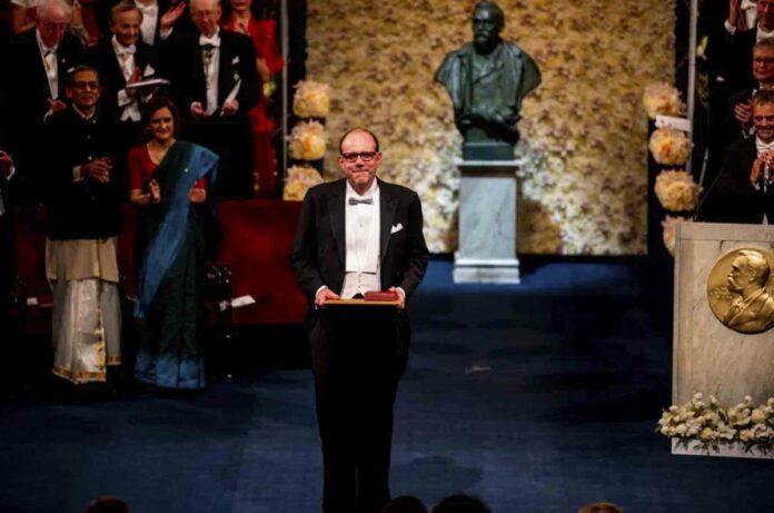 Nobel de economía valora interés del Gobierno de evaluar sus políticas públicas El premio nobel de economía, Michael Kremer, valora de manera positiva que el actual Gobierno del país ponga interés en evaluar rigurosamente el impacto de las políticas públicas, mediante la búsqueda de datos científicos, ya que garantiza mejorar la calidad de vida de la gente.