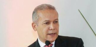 El periodista Rafael Núñez expresó su asombro ante la persistencia de las élites haitianas en avanzar en la construcción de un canal, sin atender a las especificaciones técnicas adecuadas, en un escenario de incapacidad para edificar un futuro auspicioso para su nación. Núñez apuntó que esta gestión refleja una continuación del error, llevada a cabo de manera unilateral.