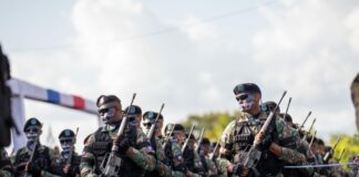 El presidente Luis Abinader aumentó de nuevo los salarios de los integrantes de las Fuerzas Armadas (FF. AA.), recibieron un equivalente a 500 dólares como mínimo.