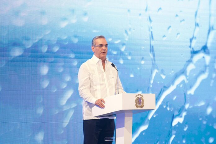 El Presidente Luis Abinader dijo que los haitianos tienen la libertad de mantener las puertas de su frontera cerradas y no comprar productos a la República Dominicana, pero el Gobierno dominicano continuará con el registro biométrico de los que entran al territorio nacional.