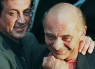 Burt Young, el actor nominado al Oscar que interpretó a Paulie, el mejor amigo, asistente del rincón y cuñado de Sylvester Stallone en la franquicia “Rocky”, un hombre rudo y gruñón, ha muerto.
