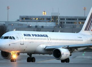 Francia evacúa 3 aeropuertos tras alertas de seguridad Tres aeropuertos franceses en las ciudades de Lyon, Tolosa y Lille fueron evacuados el miércoles tras alertas de seguridad, según la policía.