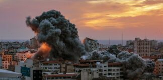 Al menos 493 palestinos han muerto en Gaza, entre ellos 91 niños, en dos días de guerra entre las milicias de la Franja e Israel, que ha bombardeando intensamente la franja durante la noche.