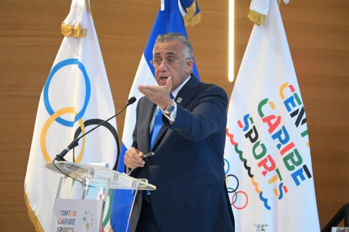 El presidente de Centro Caribe Sports, Luis Mejía Oviedo, viajará este miércoles desde República Dominicana hacia Bombay, ciudad de la India, donde se llevará a cabo la 141ª sesión del Comité Olímpico Internacional (COI), del 12 al 17 del presente mes de octubre.