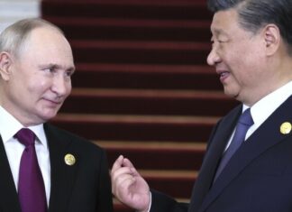 El presidente ruso, Vladimir Putin, realiza su primer viaje a una gran potencia mundial desde la invasión de Ucrania en febrero de 2022. Llegó a Beijing este martes 17 de octubre para reunirse con su homólogo chino, Xi Jinping, al día siguiente, anunciaron funcionarios de las agencias de noticias rusas.
