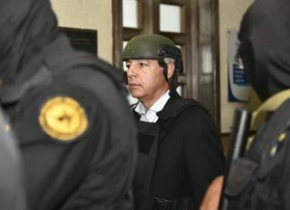 Donald Guerrero saldrá de prisión bajo fianza La primera sala penal de la corte de apelación del Distrito Nacional dispuso la salida de prisión del exministro de Hacienda, Donald Guerrero, principal implicado en el caso Calamar.