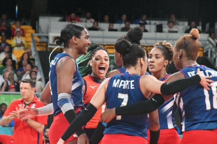 Ellas lograron su presea dorada tras disponer 3-0 de Brasil, en el partido final del evento de voleibol celebrado a casa llena en la arena Parque O´Higgins.
