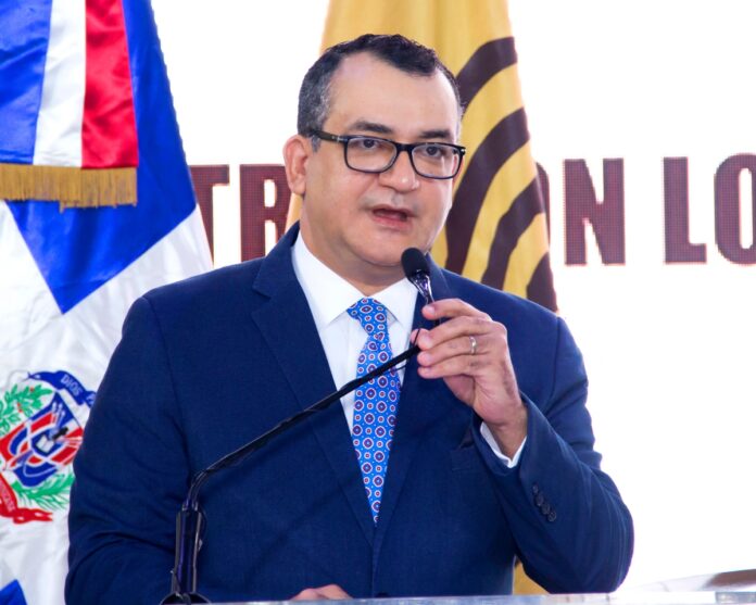 Presidente de JCE afirma se debe impulsar la celebración de debates electorales El presidente de la Junta Central Electoral (JCE), Román Jaquez Liranzo, expuso este miércoles la importancia de la celebración de los debates electorales en la promoción de la transparencia de procesos y la difusión de información sobre las propuestas de candidatos.