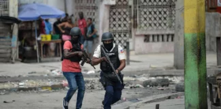El Consejo de Seguridad aprobó hace un momento el envío de una fuerza multinacional a Haití encabezada por Kenia para ayudar a combatir las pandillas violentas en el atribulado país caribeño.