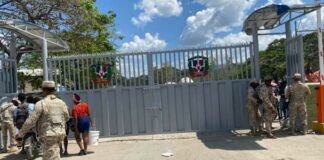 Haití mantuvo este viernes su frontera cerrada para el comercio con la República Dominicana a pesar de que este último flexibilizó las medidas adoptadas hace casi un mes en represalia a la construcción de un canal que busca desviar el agua del río fronterizo Masacre a territorio haitiano.