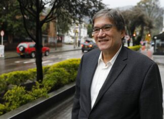 “El periodismo ya no se puede limitar a informar, debe generar valor agregado”