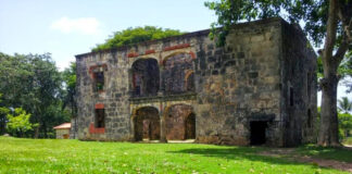El ingenio de Engombe es uno de los más importantes ejemplos del patrimonio industrial dominicano de tiempos de la colonia. Estuvo destinado por varios siglos a la fabricación de azúcar de caña.
