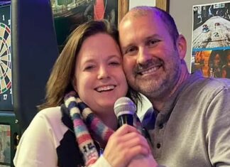 Muere un senador estadounidense junto con su esposa e hijos en un accidente aéreo