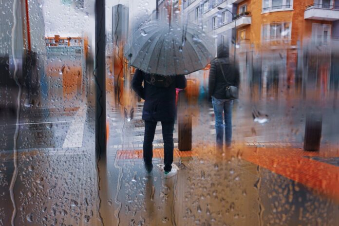 La Oficina Nacional de Meteorología (Onamet) pronostica para este lunes aguaceros locales y pasajeros sobre El Seibo, Hato Mayor, Samaná, Monte Plata, María Trinidad Sánchez y Duarte, , por efectos de una vaguada en los niveles altos de la troposfera.