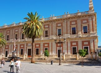 El Archivo General de Indias rescató en su documento del mes de octubre el traslado en 1795 de los restos del navegante Cristóbal Colón a Cuba desde Santo Domingo, en cuya catedral reposaban desde que fueron llevados en la primera mitad del siglo XVI, tras haber descansado un tiempo en la Cartuja de Sevilla.