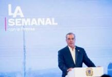 El presidente Luis Abinader afirmó este lunes que la medida de que no habrá visado para nacionales haitianos se mantendrá, pero que la misma será evaluada más adelante.