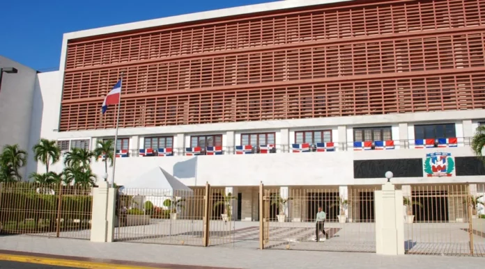 Diputados aprueba ley que declara el 21 de junio como Día Nacional del Rock Dominicano La Cámara de Diputados aprobó este martes en primera lectura un proyecto de ley que declara el 21 de junio como el Día Nacional del Rock Dominicano, en honor al natalicio de Luis (El Terror) Días.