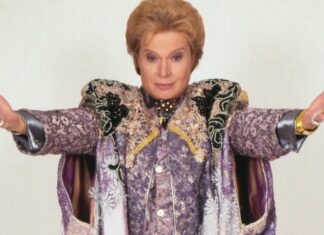 A cuatro años de su fallecimiento y gracias a la tecnología y el desarrollo de la inteligencia artificial, la figura del astrólogo puertorriqueño Walter Mercado es la protagonista de un proyecto en las redes sociales, en la cual mediante un video, se le podrá ver y escuchar dando el horóscopo actualizado