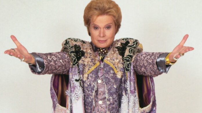 Con inteligencia artificial, relanzan los horóscopos de Walter Mercado A cuatro años de su fallecimiento y gracias a la tecnología y el desarrollo de la inteligencia artificial, la figura del astrólogo puertorriqueño Walter Mercado es la protagonista de un proyecto en las redes sociales, en la cual mediante un video, se le podrá ver y escuchar dando el horóscopo actualizado