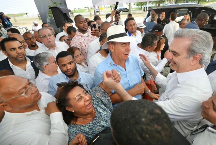 Continuando con su programa de inauguraciones desde este viernes 24 al domingo 26, el presidente Luis Abinader entregará varias obras para mejorar la calidad de vida de los dominicanos en las provincias de La Romana, San Pedro de Macorís, el Gran Santo Domingo y San Cristóbal.