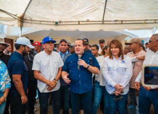 Como parte del compromiso asumido por el Gobierno del presidente, Luis Abinader, con asistir a las familias afectadas por el disturbio tropical del pasado fin de semana, el ministro Administrativo de la Presidencia, José Ignacio Paliza, se trasladó este viernes a la provincia Duarte para distribuir más ayudas junto a las autoridades locales y el doctor Cruz Jiminián quien se encontraba realizando un operativo médico en la zona.