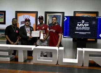 Pablo Reyes y Paolo Espino fueron seleccionados este martes los peloteros MVP de la Semana, presentado por Jetour, al recibir el voto preferencial de la crónica deportiva nacional en la ceremonia realizada en el Palco Ejecutivo del estadio Francisco Micheli, hogar de los Toros del Este.