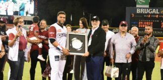 Nelson Cruz se despidió de la fanaticada de Gigantes del Cibao este miércoles en su última aparición en el estadio Julián Javier , en la victoria 5-2 de los Tigres del Licey en la Liga Dominicana de Béisbol en la que se disputa la Copa Banreservas dedicada a Onfalia Morillo.