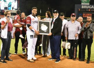 Nelson Cruz se despidió de la fanaticada de Gigantes del Cibao este miércoles en su última aparición en el estadio Julián Javier , en la victoria 5-2 de los Tigres del Licey en la Liga Dominicana de Béisbol en la que se disputa la Copa Banreservas dedicada a Onfalia Morillo.