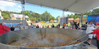 El pasado sábado la República Dominicana inició la búsqueda por establecer el récord con el «sancocho más grande de mundo «y desde concluida la receta comenzó la deliberación por los jueces del Guinness Word.