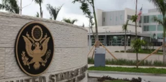 La Embajada de Estados Unidos emitió una alerta a sus ciudadanos ante un llamado a protestas simultáneas el próximo lunes en las provincias del Cibao, hecho por la den0minada «Coalición de Organizaciones Sociales, Populares y Feministas”.