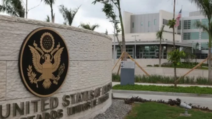 La Embajada de Estados Unidos emitió una alerta a sus ciudadanos ante un llamado a protestas simultáneas el próximo lunes en las provincias del Cibao, hecho por la den0minada «Coalición de Organizaciones Sociales, Populares y Feministas”.