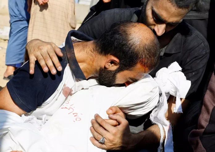 El director de la Oficina del Alto Comisionado de la ONU para los Derechos Humanos, Craig Mokhiber, ha renunciado a su cargo, acusando a la organización internacional de incumplir su deber de impedir la «masacre a gran escala contra el pueblo palestino» por parte de Israel.