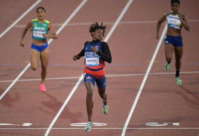 La dominicana Marileidy Paulino, la gran estrella del atletismo de los Juegos Panamericanos de Santiago-2023, se impuso este jueves con rotundidad en la final de los 200 metros femeninos.