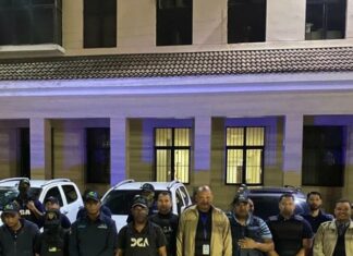 Allanan propiedades de supuesta red contrabando y lavado activos La Procuraduría Especializada Antilavado de Activos y Financiamiento del Terrorismo y la Fiscalía de Santo Domingo Oeste realizaron varios allanamientos en Puerto Plata contra una supuesta red de contrabando y lavado de activos.