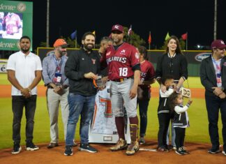 El importado Dane Myers conectó dos hits, remolcó tres con su primer jonrón en el triunfo de los Gigantes del Cibao vencieran 10-1 a los Toros del Este el martes por la noche en la Liga Dominicana de Béisbol en la que se disputa la Copa Banreservas dedicada a Onfalia Morillo.