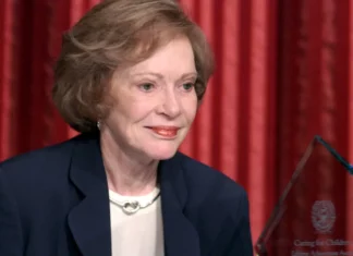 La ex primera dama de Estados Unidos Rosalynn Carter, esposa de Jimmy Carter, fallecio el domingo 19 de noviembre a las 14.10 horas en su casa de Plains, Georgia, a la edad de 96 años, según ha informado el Centro Cárter en un comunicado.