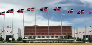 El canciller Roberto Alvarez dejó plantados este jueves por quinta vez a 43 diputados que le convocaron para que explicara a las comisiones de Fuerzas Armadas, Relaciones Exteriores y de Asuntos Fronterizos de la Cámara Baja asuntos relacionados con la crisis diplomática entre República Dominicana y Haití.
