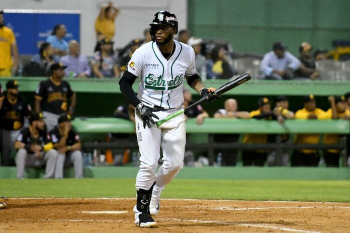 A Lewin Díaz se le torció, digamos que un poco la estrategia…por suerte para él y las Estrellas.