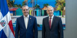 El portavoz presidencial, Homero Figueroa, utilizó sus plataformas de redes sociales para anunciar con entusiasmo la significativa visita del ex primer ministro británico, Tony Blair, a la República Dominicana. En un mensaje compartido, Figueroa transmitió que el presidente Abinader mostró su complacencia al recibir al distinguido visitante.